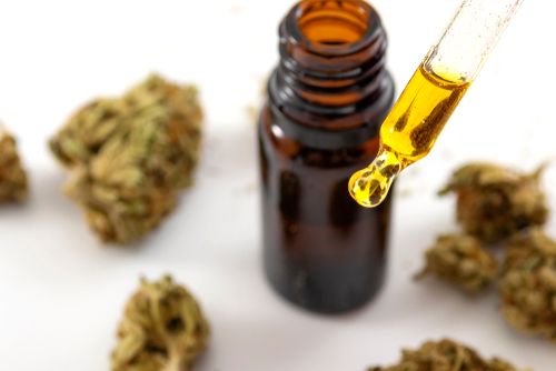 Tinctures and Extracts: What’s the Difference Between Them in Ohio?