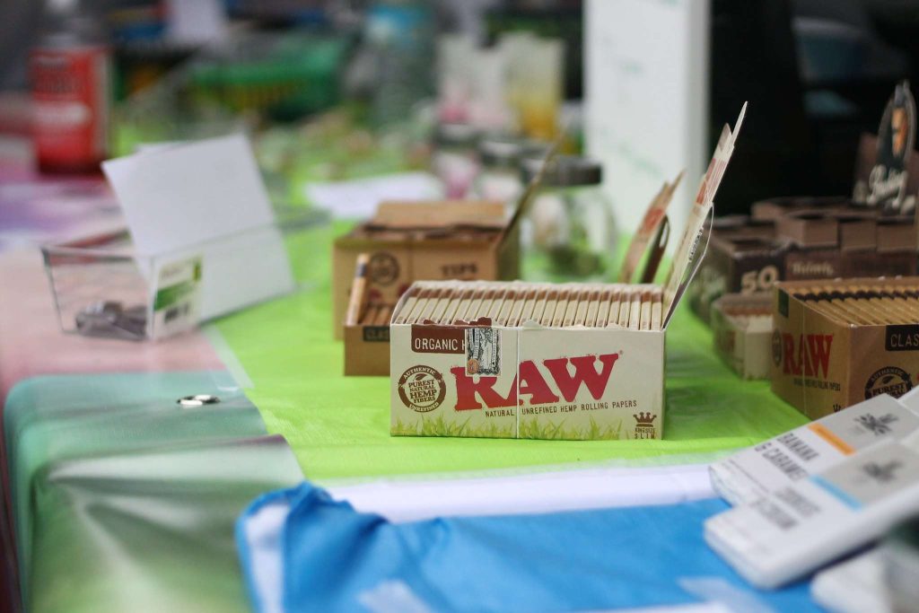 raw cannabis rolling papers